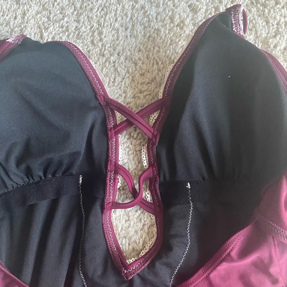 Burgundy lace one piece swimsuit - Picture 4 of 5